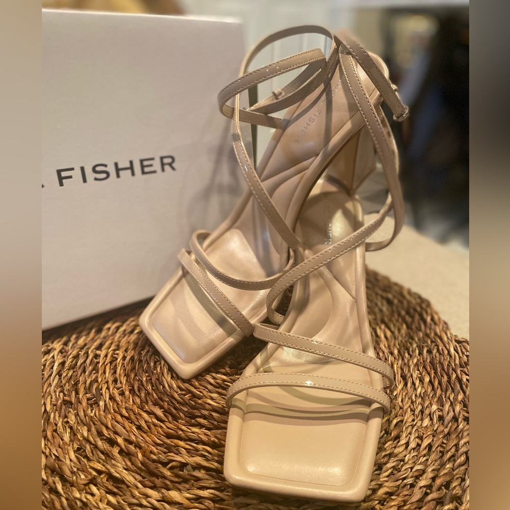 Marc Fisher Mahima Heeled Sandal
***BRAND NEW***